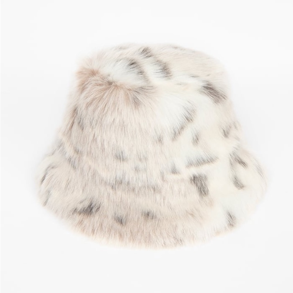 Pia Rossini Bianca bucket hat white faux furr